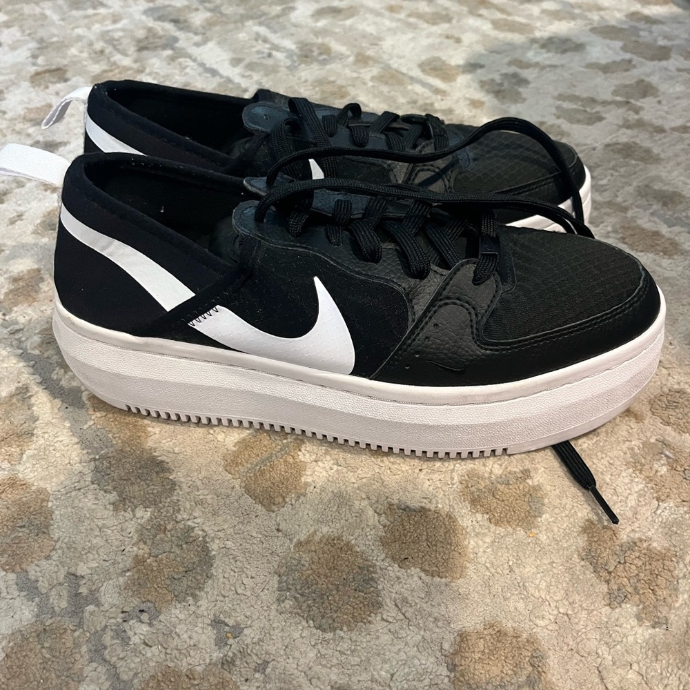 Nike Black and White Casual Shoes